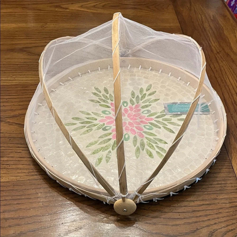 Decorative Food‎ Dome with Floral Design and Mesh Cover, NWT